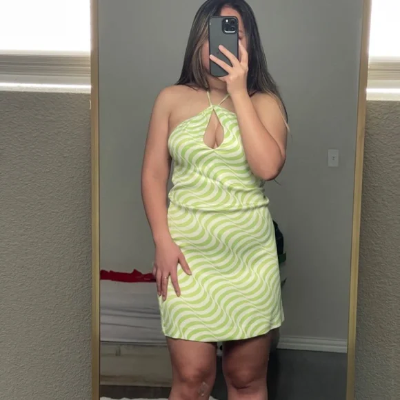 Zara satin dress - Picture 2 of 2